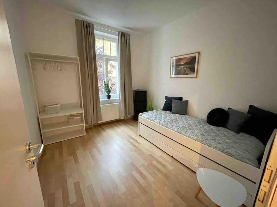 Ein Gemuetlicher Platz Im Gruenderzeitviertel Chemnitz Bagian luar foto